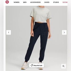 LULULEMON	women’s navy blue jogger size 0